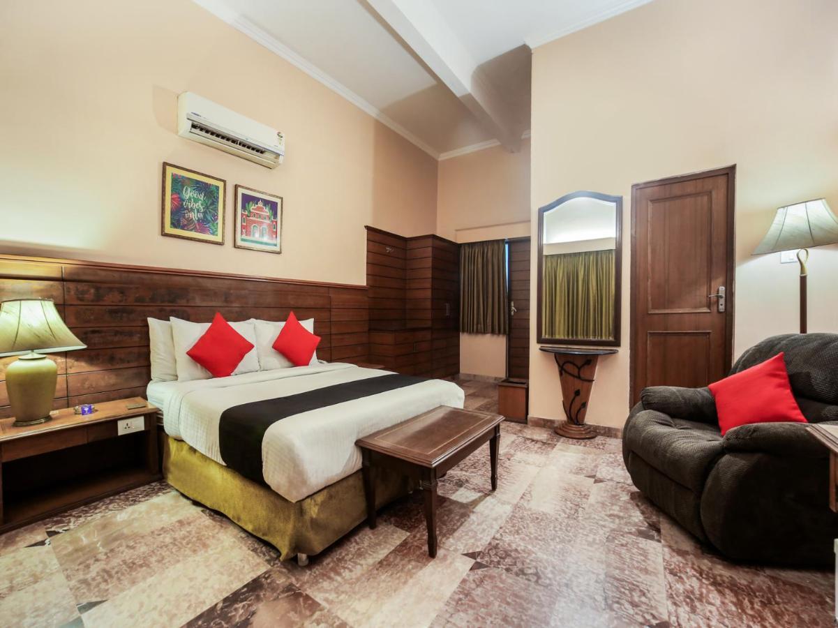 Capital O 10953 Dayal Lodge - A Boutique Hotel Агра Екстер'єр фото