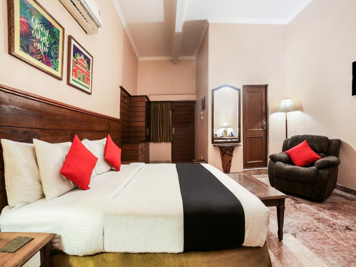Capital O 10953 Dayal Lodge - A Boutique Hotel Агра Екстер'єр фото