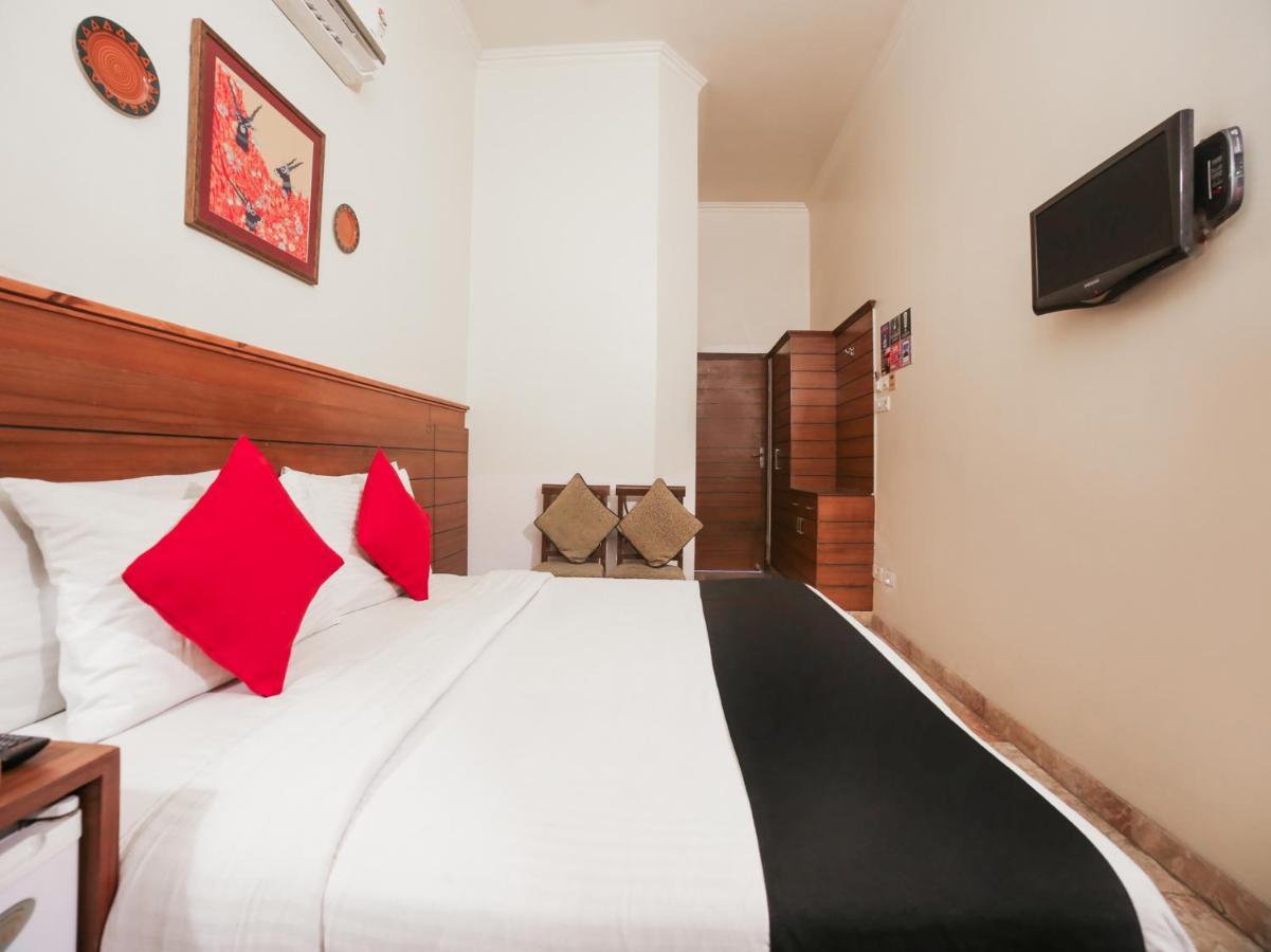 Capital O 10953 Dayal Lodge - A Boutique Hotel Агра Екстер'єр фото
