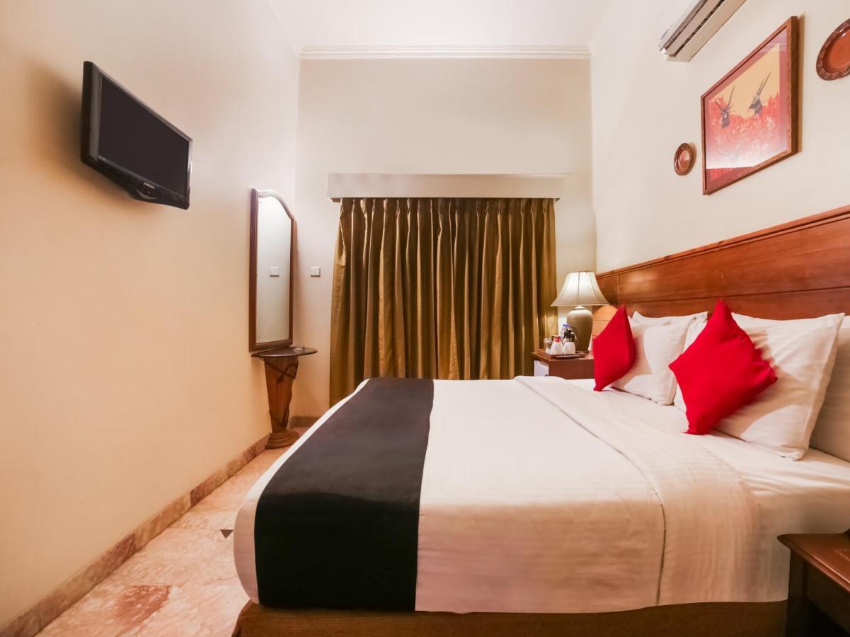 Capital O 10953 Dayal Lodge - A Boutique Hotel Агра Екстер'єр фото