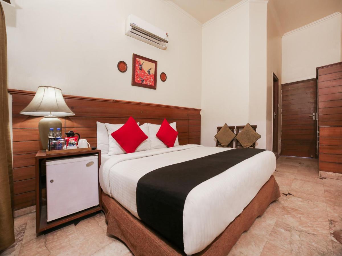 Capital O 10953 Dayal Lodge - A Boutique Hotel Агра Екстер'єр фото