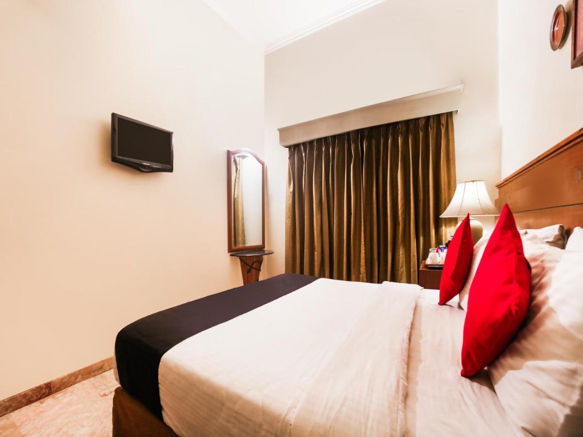 Capital O 10953 Dayal Lodge - A Boutique Hotel Агра Екстер'єр фото