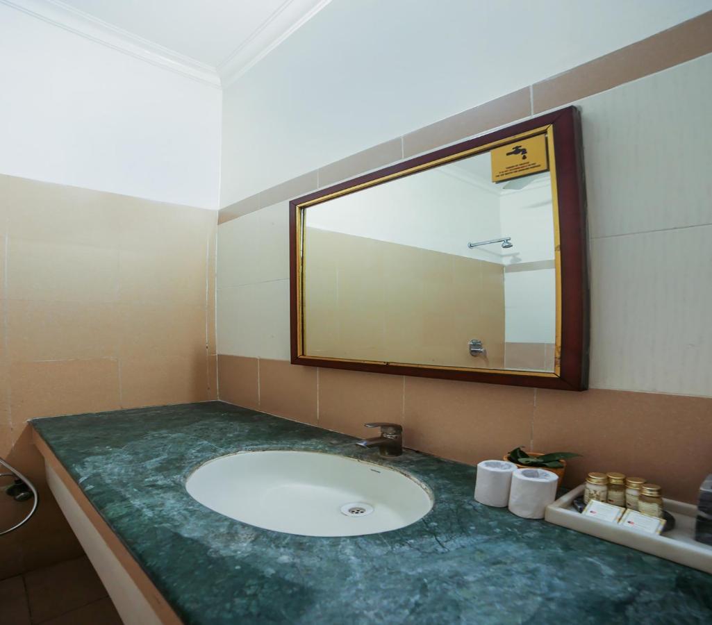 Capital O 10953 Dayal Lodge - A Boutique Hotel Агра Екстер'єр фото