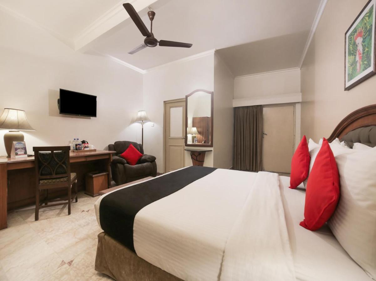 Capital O 10953 Dayal Lodge - A Boutique Hotel Агра Екстер'єр фото